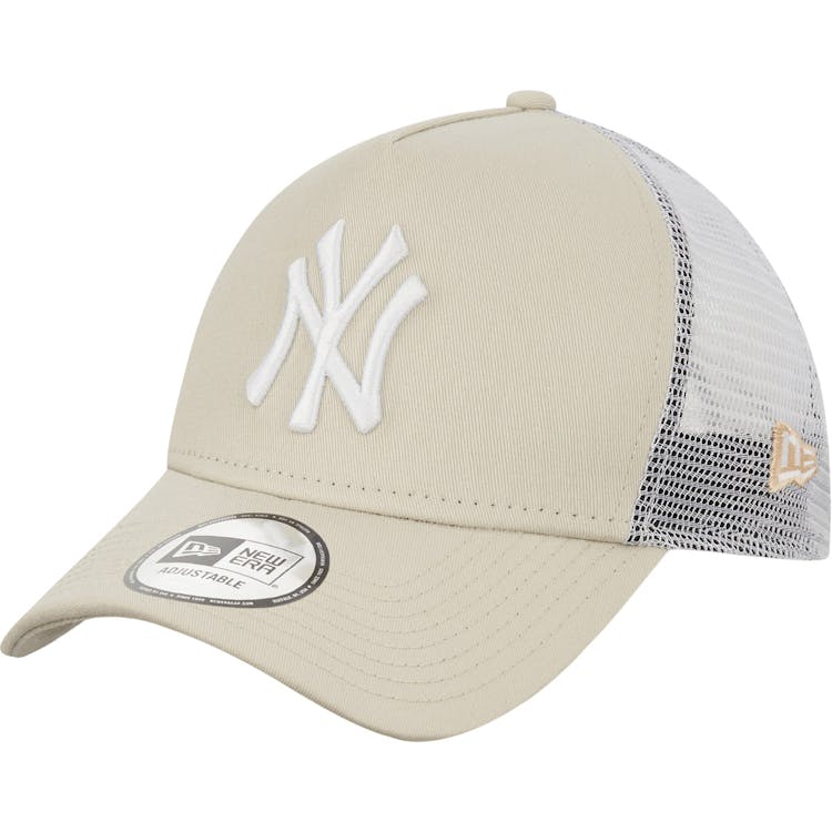 New Era 9FORTY League Essential New York Yankees Trucker Snapback Cap