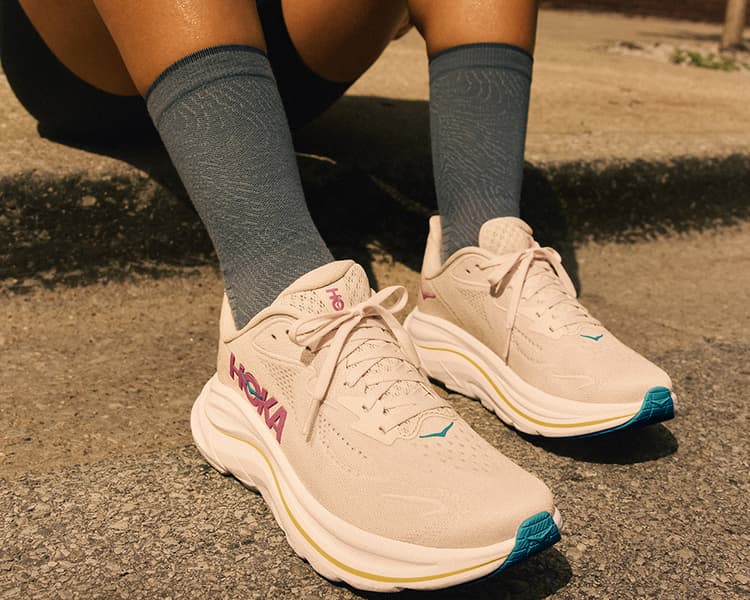 HOKA Clifton 10 - produkt-karrusel